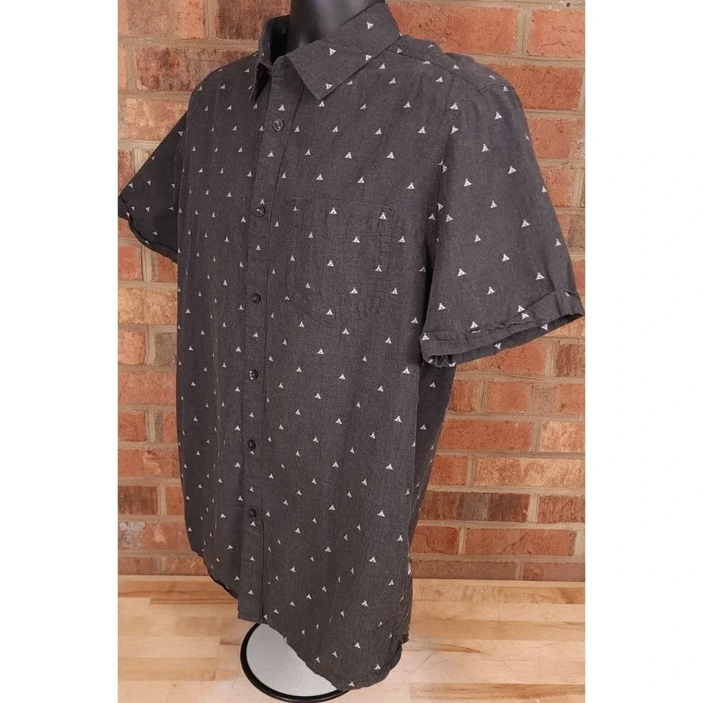 The North Face Gray‎ Button Down Dress Shirt Large Short Sleeve Geometric